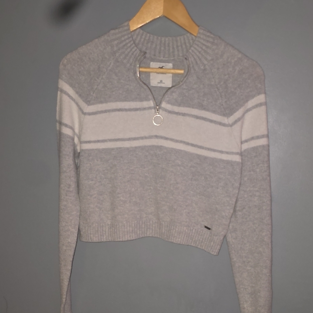 Hollister Light Gray and White Sweater